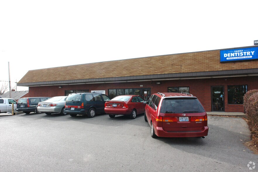 More Photos Of 2240 Taylorsville Rd, Louisville Storefront Retail Office For Lease