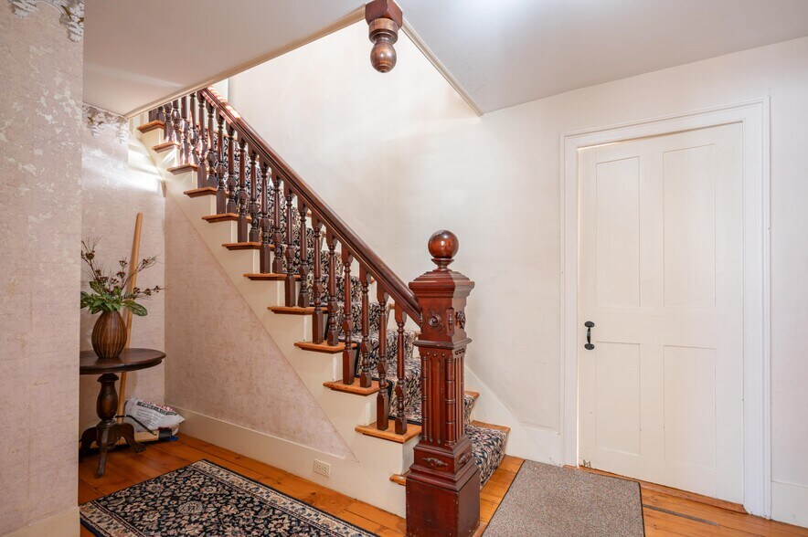 More Photos Of 2 Ash St, Hollis Office For Sale