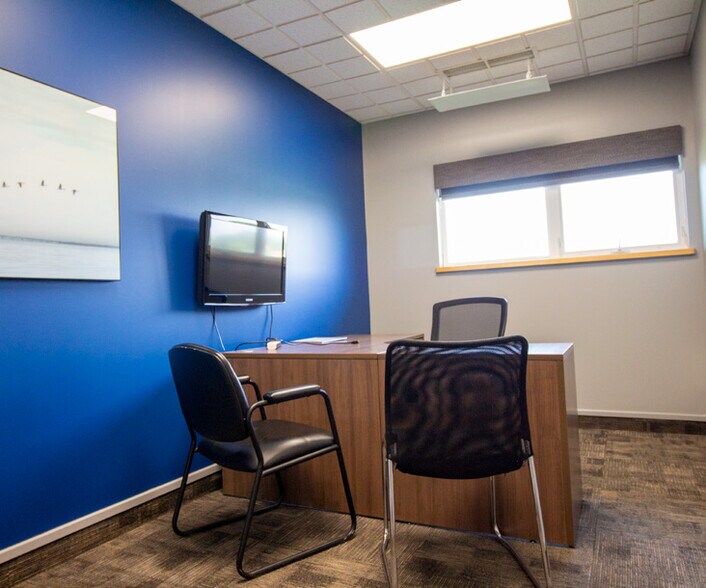 More Photos Of 401 21A St N, Lethbridge Office For Sale