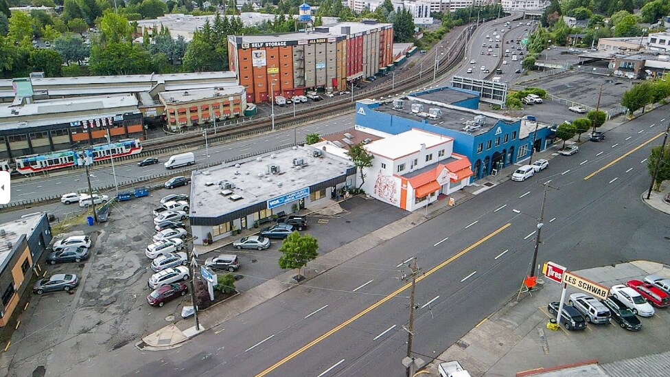 More Photos Of 2935-2945 NE Sandy Blvd, Portland Storefront For Sale