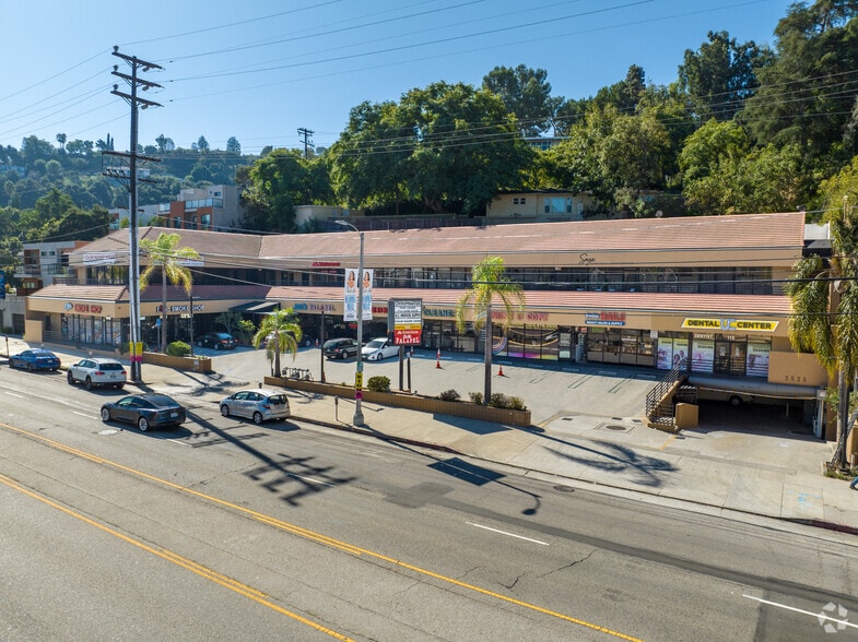 More Photos Of 3535 Cahuenga Blvd W, Studio City Storefront Retail Office For Lease