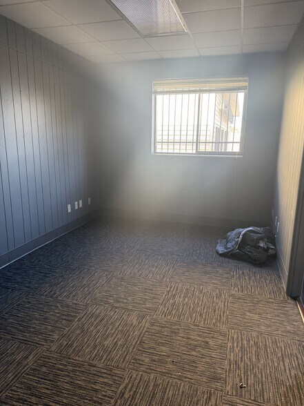 More Photos Of 1962 Madison Ave, Memphis Office For Sale