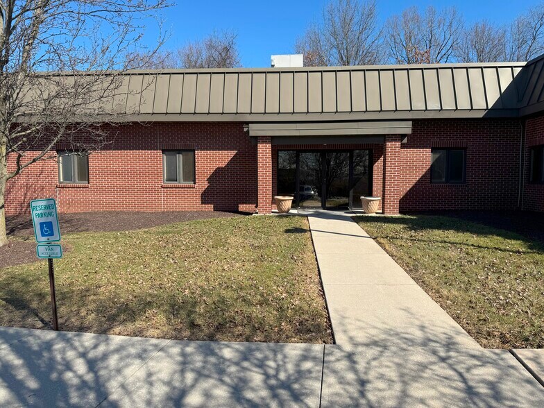 Primary Photo Of 182 Industrial Rd, Glen Rock Office For Lease