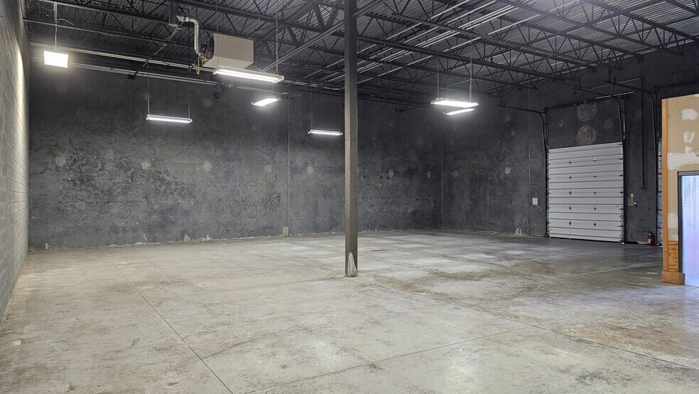 More Photos Of 45915 Maries Rd, Sterling Warehouse For Lease