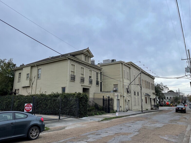 More Photos Of 1300 St Charles Ave, New Orleans Restaurant For Sale