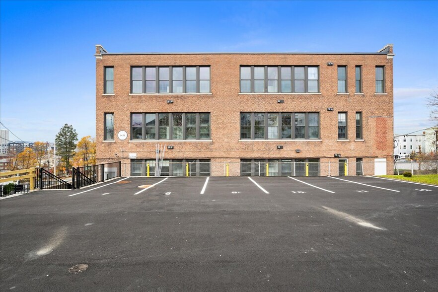 More Photos Of 22 Waverly St, Worcester Apartments For Sale