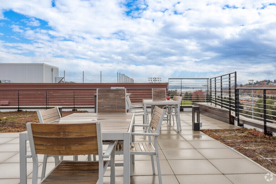 More Photos Of 3046 17th Ave W, Seattle Apartments For Lease