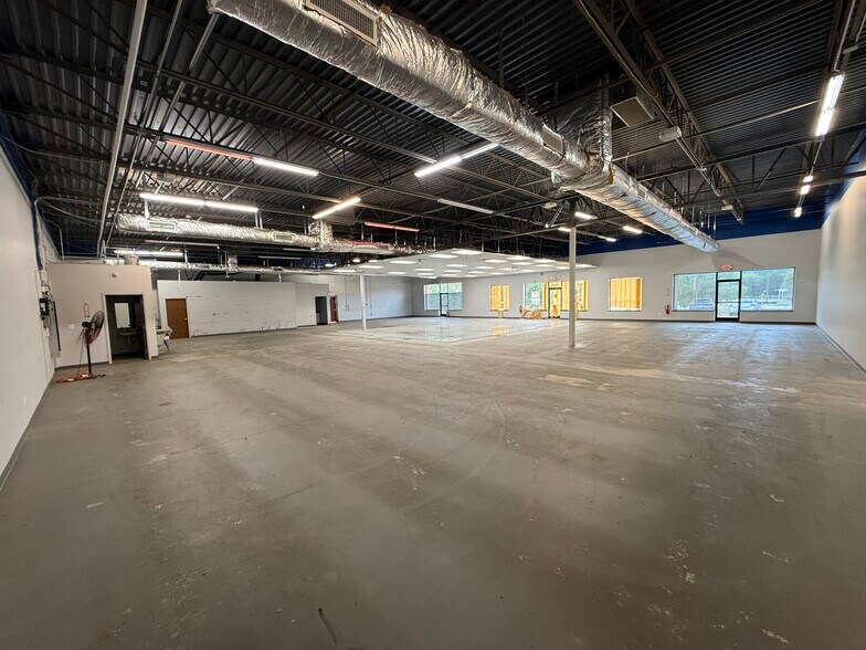 More Photos Of 1821 N Perry St, Pontiac Unknown For Lease