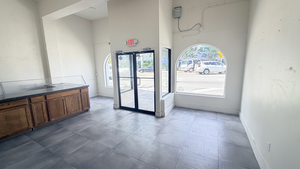 More Photos Of 2606-2614 SW 8th St, Miami Storefront For Lease