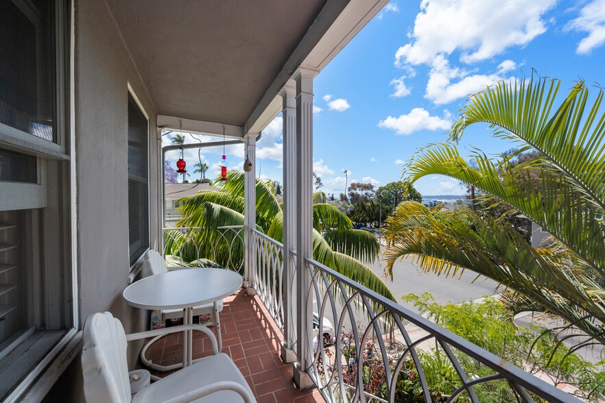 More Photos Of 112-20 E Redwood St, San Diego Apartments For Sale