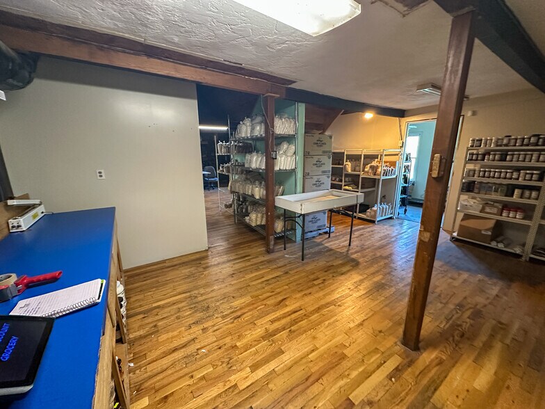 More Photos Of 6839 Outer Rd, Mountain Grove Supermarket For Sale