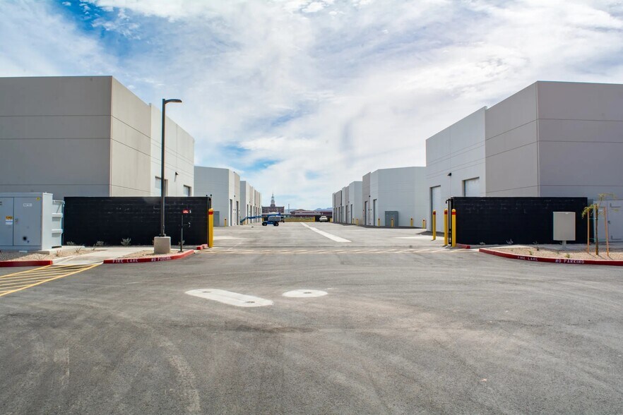 More Photos Of 8017 E Pecos Rd, Mesa Warehouse For Lease