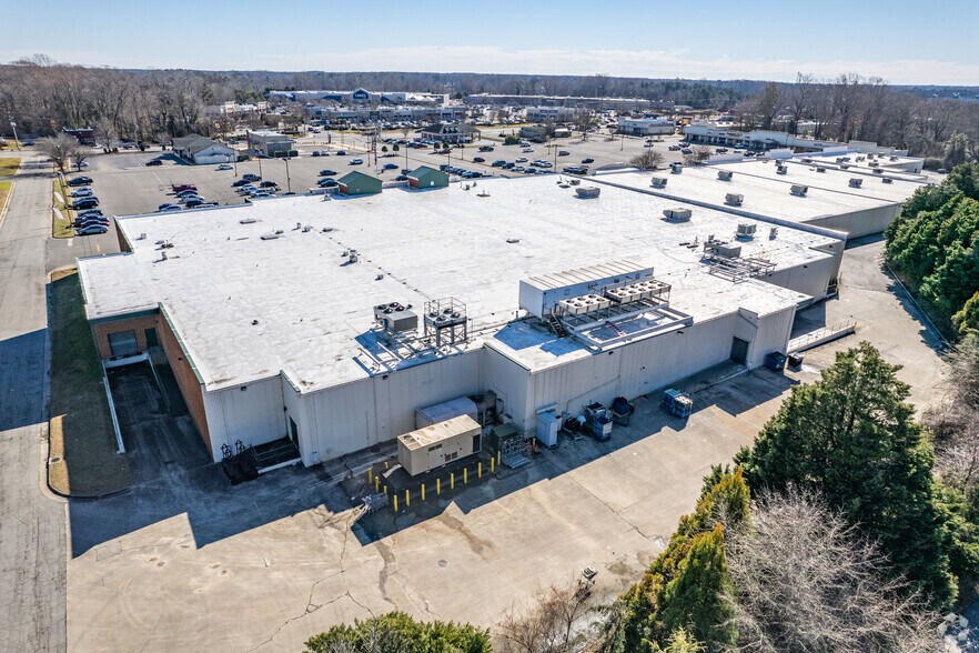 More Photos Of 1403-1413 N Main St, Suffolk General Retail For Lease