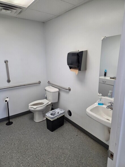 More Photos Of 3880 S Baldwin Rd, Lake Orion Freestanding For Sale