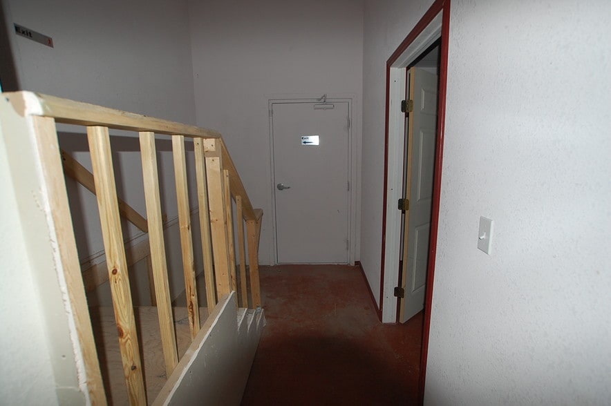 More Photos Of 405-407 Martin L King Blvd, Lubbock Storefront Retail Office For Sale