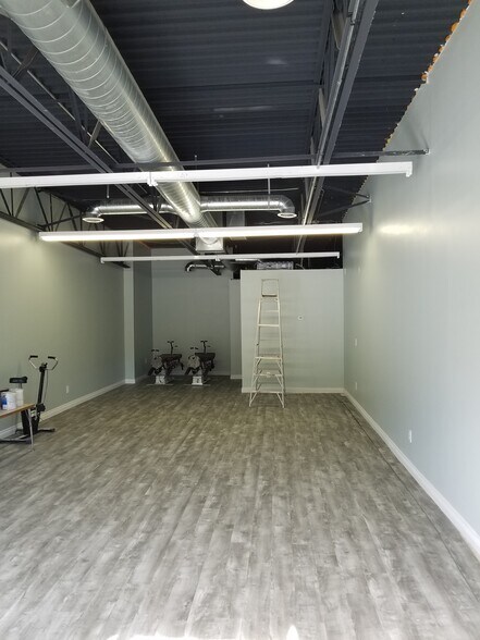 More Photos Of 8792 Gratiot Ave, Columbus Storefront Retail Office For Lease