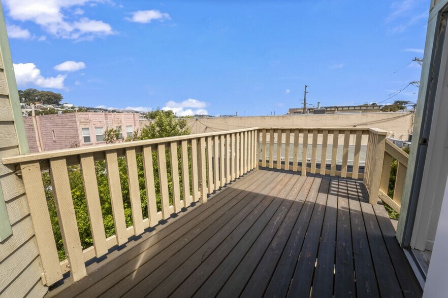 More Photos Of 131 Richland Ave, San Francisco Apartments For Sale