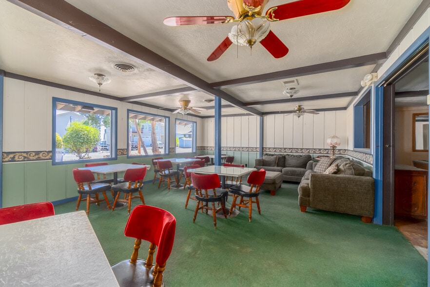 More Photos Of 2509 Lakeshore Blvd, Lakeport Restaurant For Sale