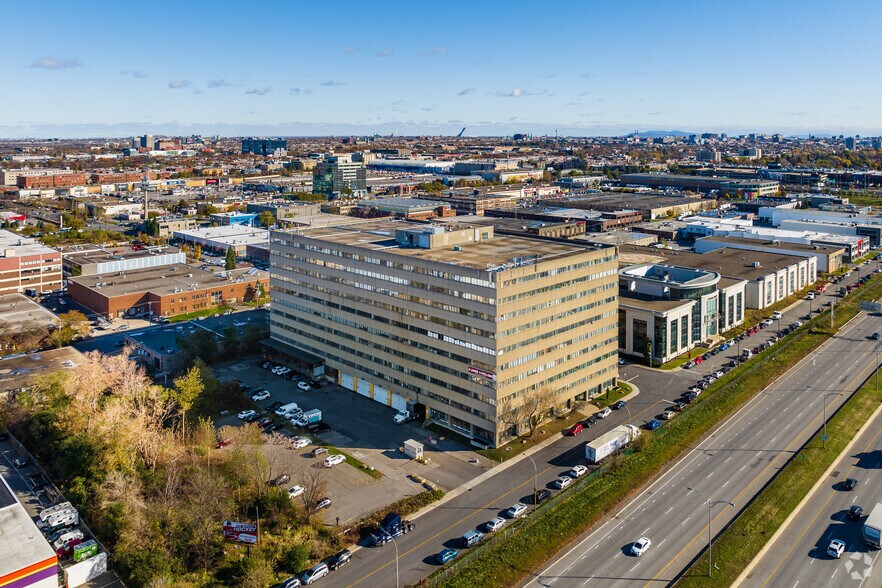 More Photos Of 1625 Rue Chabanel O, Montréal Flex For Sale