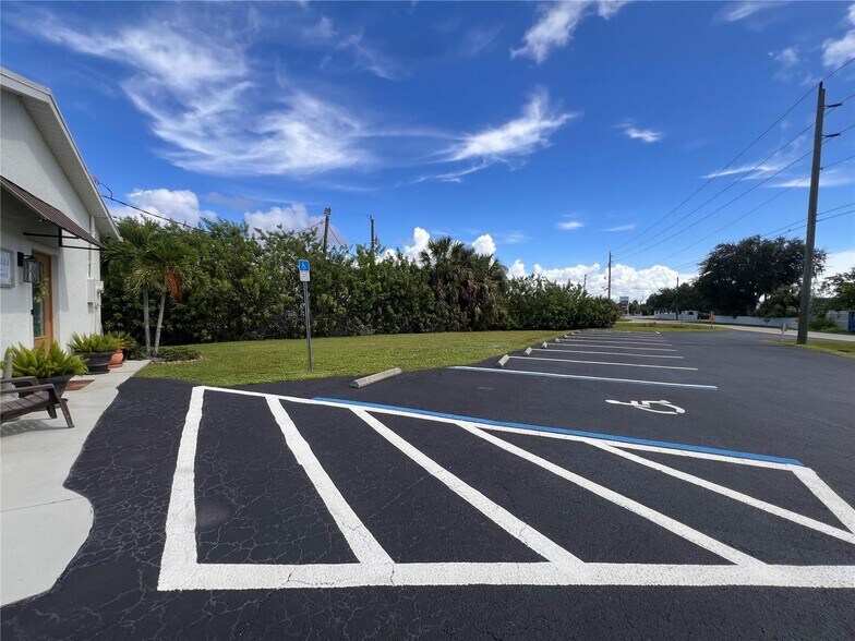More Photos Of 180 Rio Villa Rd, Punta Gorda Freestanding For Sale
