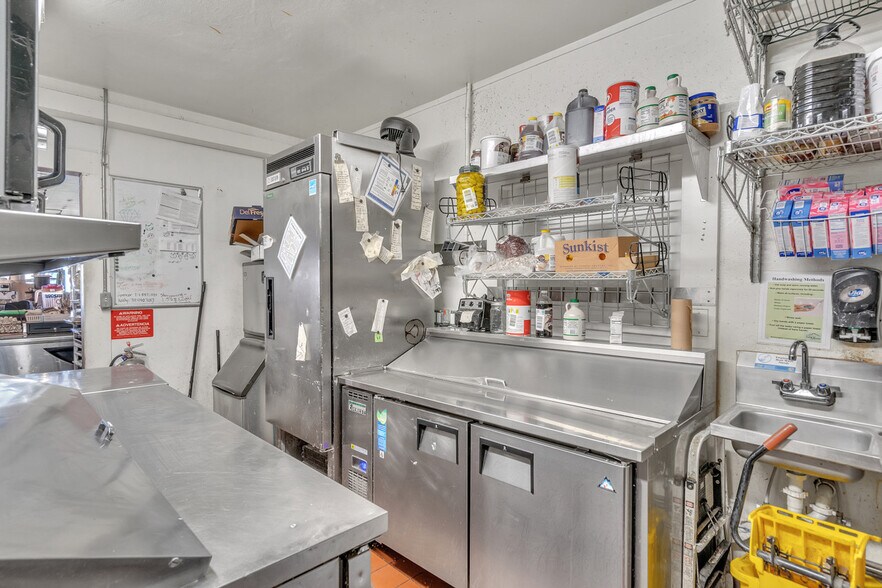 More Photos Of 84 Highway 105, Palmer Lake Storefront Retail Residential For Sale