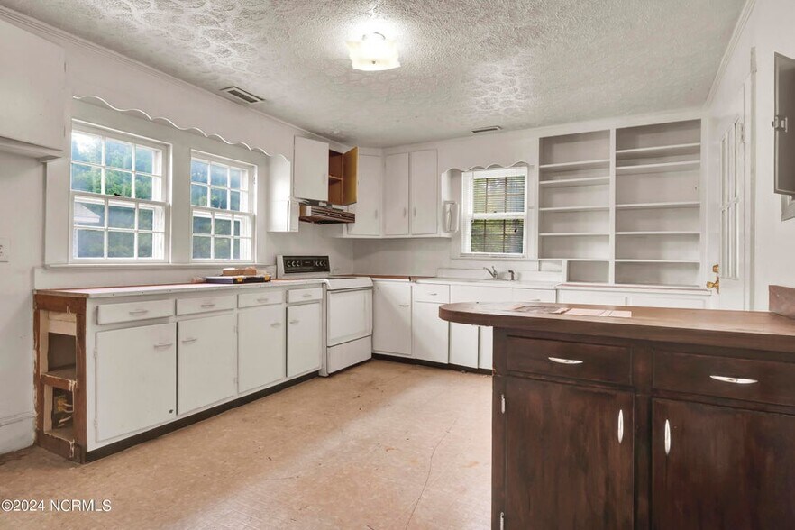 More Photos Of 5011 Wrightsville Ave, Wilmington Office For Sale
