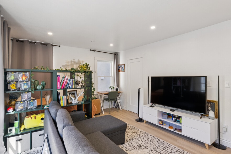 More Photos Of 250 Red Hill Ave, San Anselmo Apartments For Sale