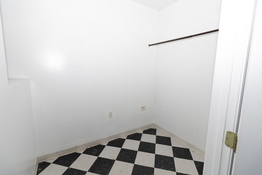 More Photos Of 635 Petro Point Dr, Lake Charles Office For Sale