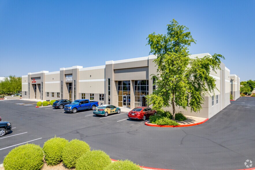 More Photos Of 8945 W Larkspur Dr, Peoria Warehouse For Lease