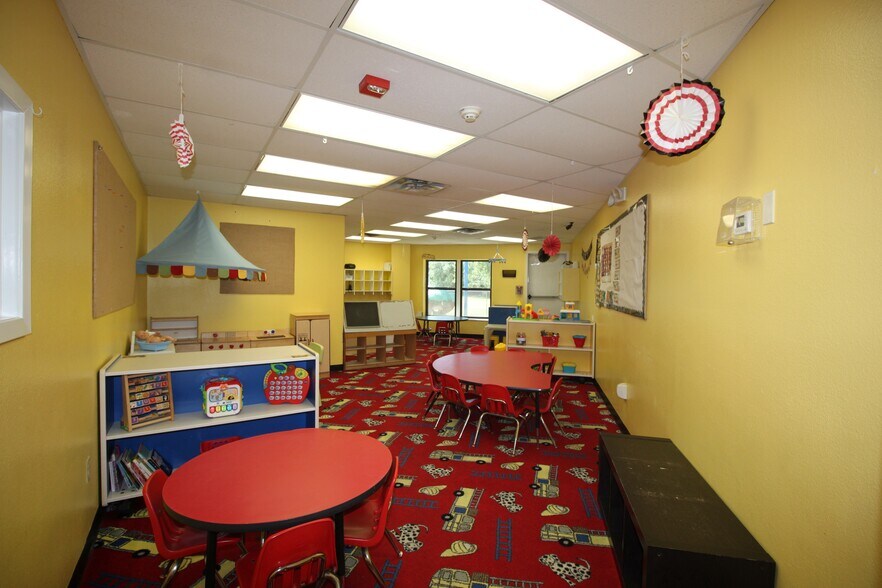 More Photos Of 3421 E Walnut St, Pearland Daycare Center For Sale