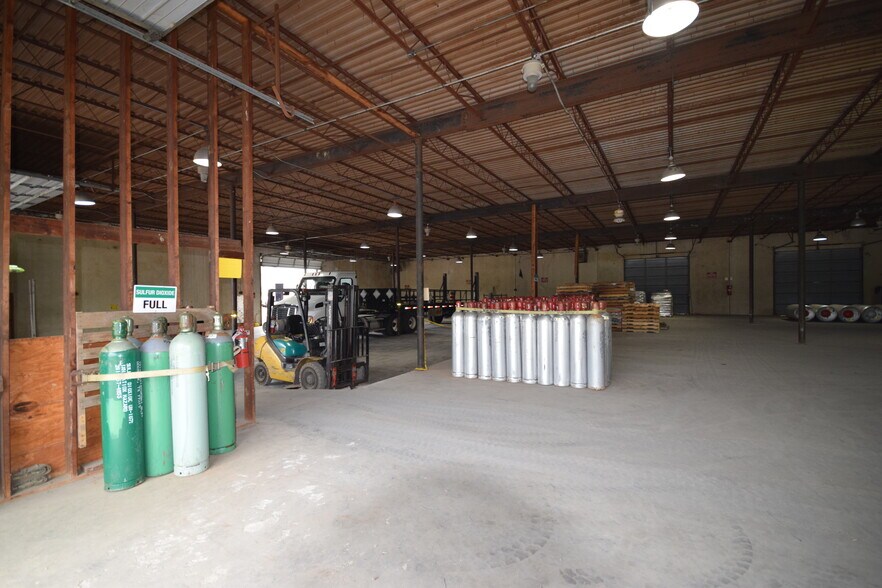 More Photos Of 197 S Redmond Rd, Jacksonville Warehouse For Sale