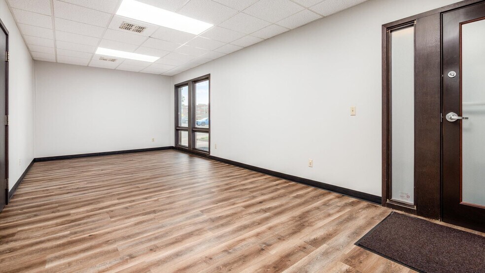 More Photos Of 830 Bethesda Dr, Zanesville Medical For Sale