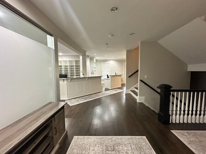 More Photos Of 5920 Odell St, Cumming Office For Sale