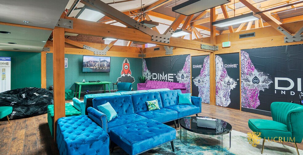 More Photos Of 296 S Palm Canyon Dr, Palm Springs Storefront Retail Office For Sale