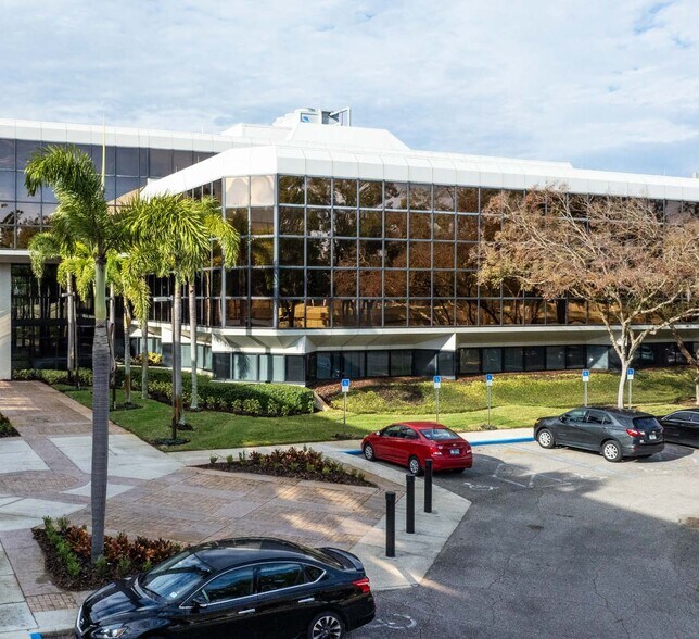 More Photos Of 2600 Lake Lucien Dr, Maitland Office For Lease