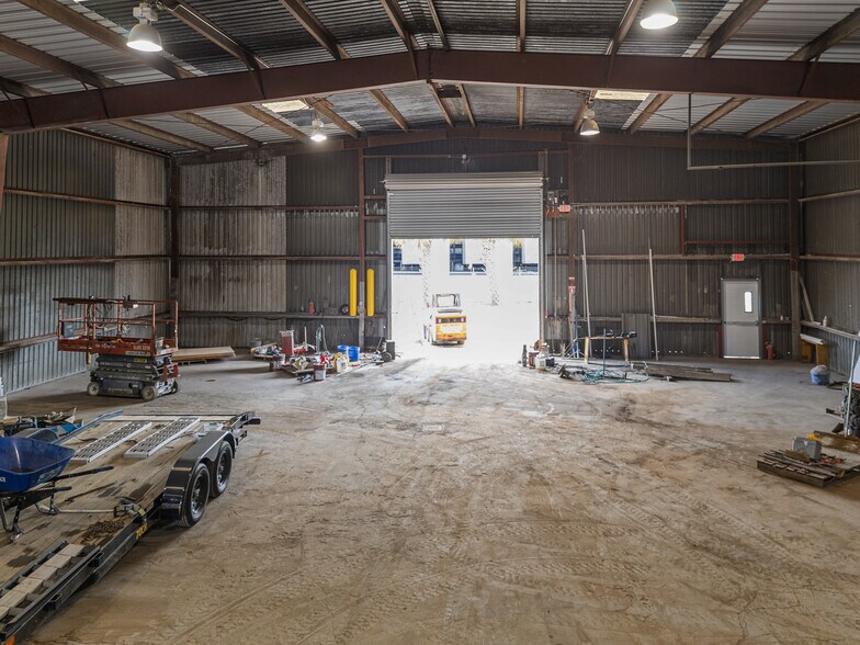 More Photos Of 1725 Cogswell St, Rockledge Warehouse For Lease