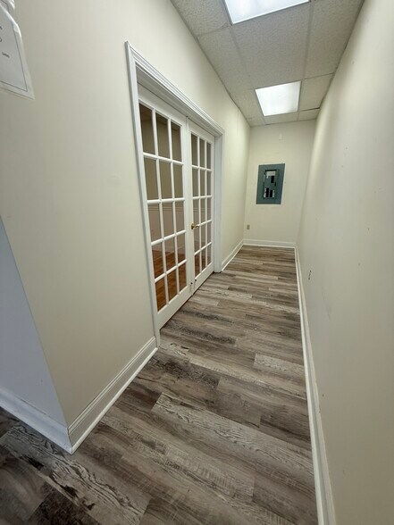 More Photos Of 97 Lafayette Rd, Hampton Falls Storefront For Lease