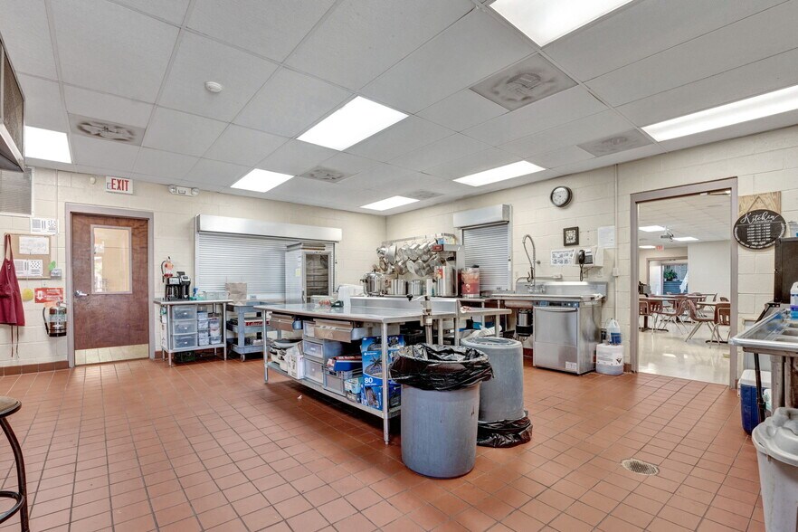 More Photos Of 3232 Covington Pike, Memphis Religious Facility For Sale