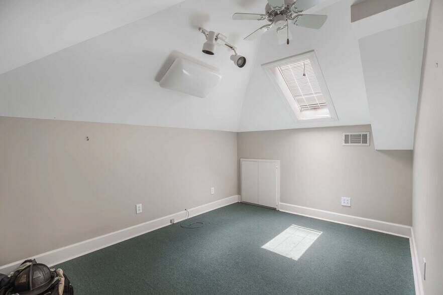 More Photos Of 720 North Ave, Macon-Bibb Office Residential For Sale