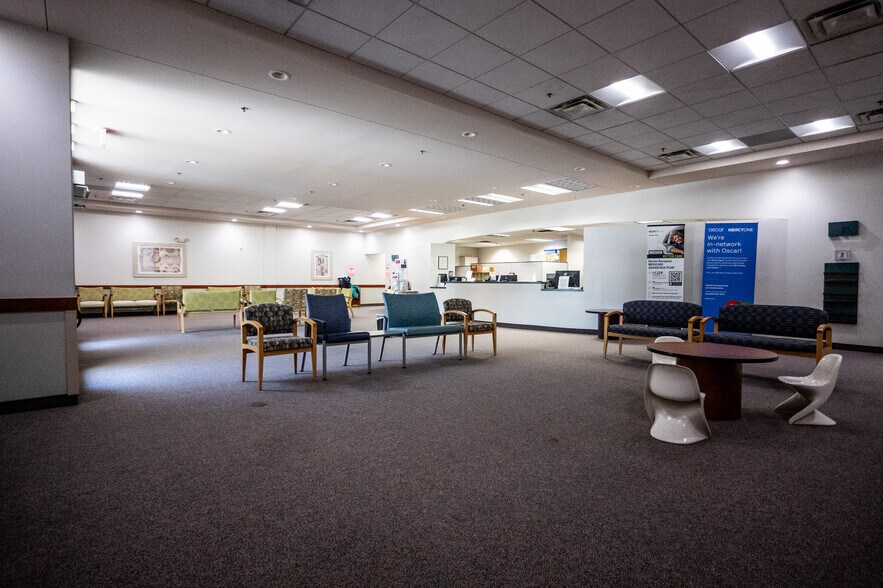 More Photos Of 850 Dickman Rd, Des Moines Medical For Lease