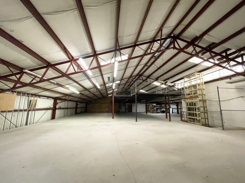 More Photos Of 4405 Dorchester Rd, Charleston Freestanding For Lease