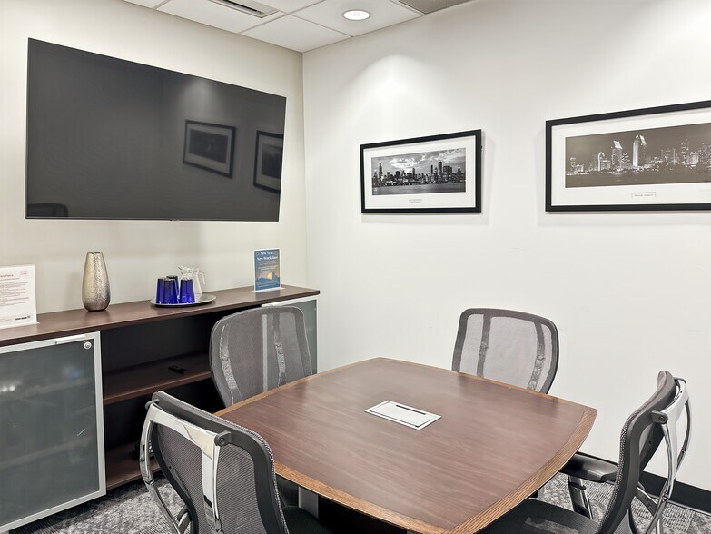 More Photos Of 11635 Ash St, Leawood Coworking Space