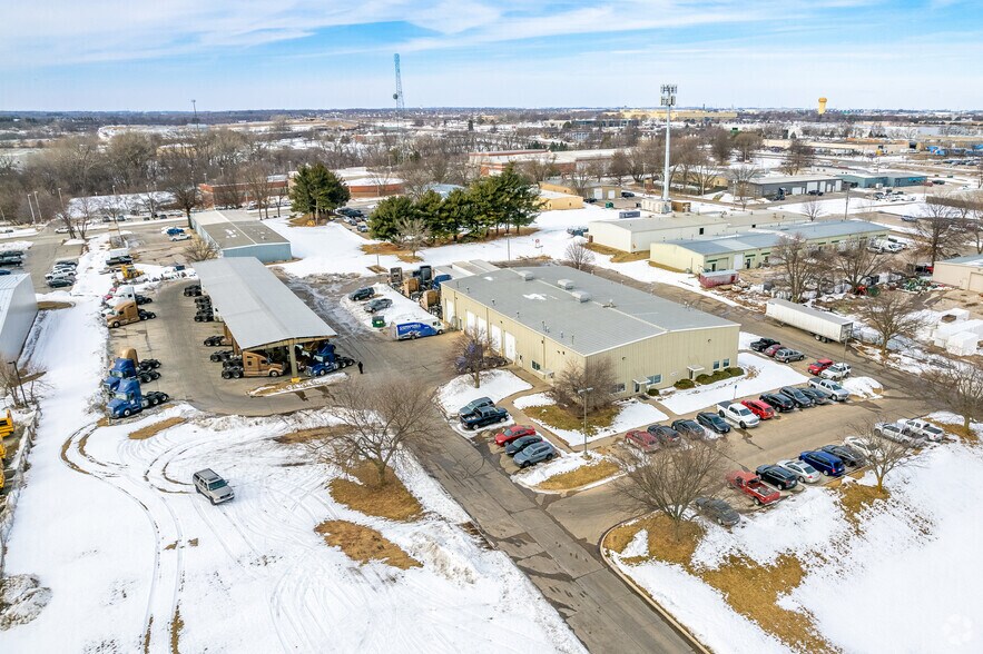 More Photos Of 3408 101st St, Urbandale Truck Terminal For Sale