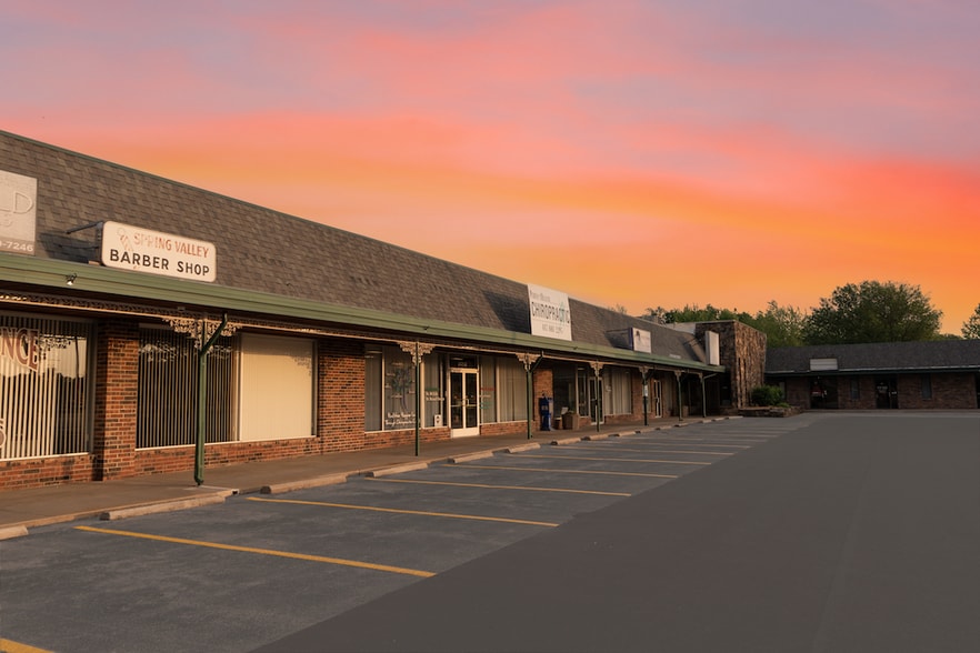 More Photos Of 1675 E Seminole St, Springfield Unknown For Lease