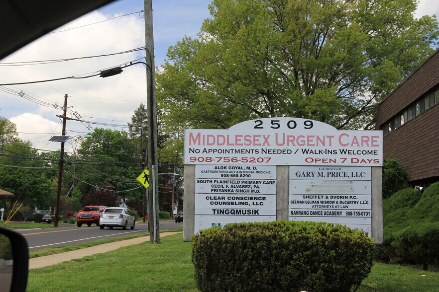 More Photos Of 2509 Park Ave, South Plainfield Office For Lease