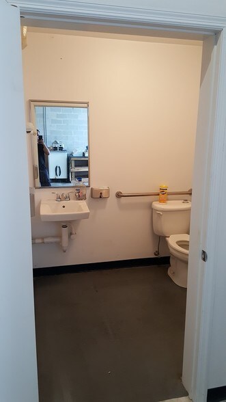 More Photos Of 19101 SW 108 Ave, Miami Industrial For Sale