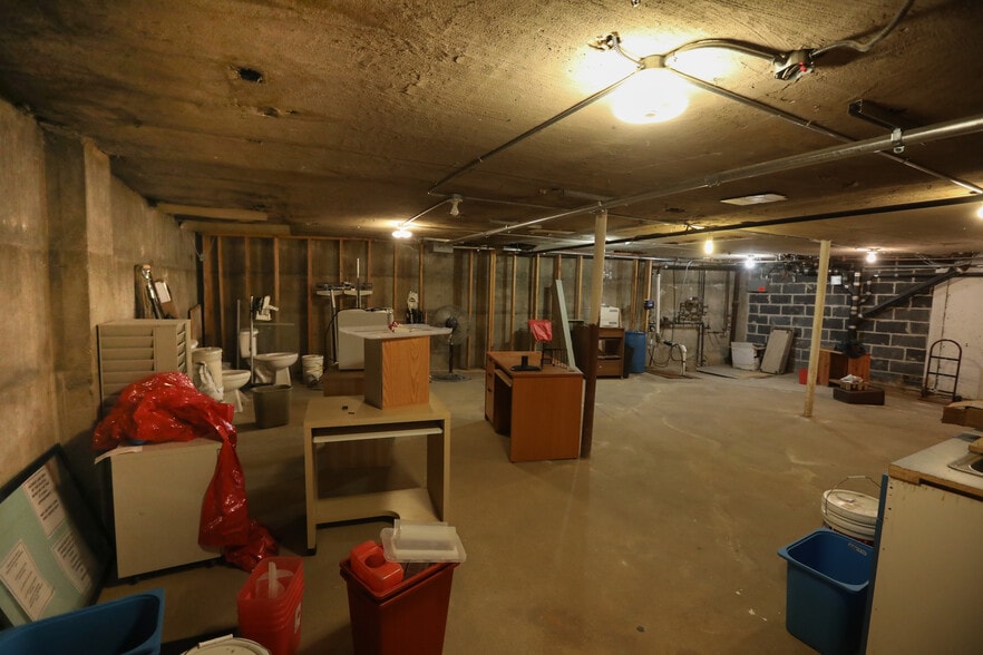 More Photos Of 211-20 Union Tpke, Oakland Gardens Medical For Sale