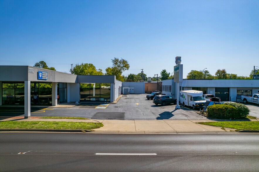 More Photos Of 3950-3970 S Dixie Dr, Dayton Showroom For Lease