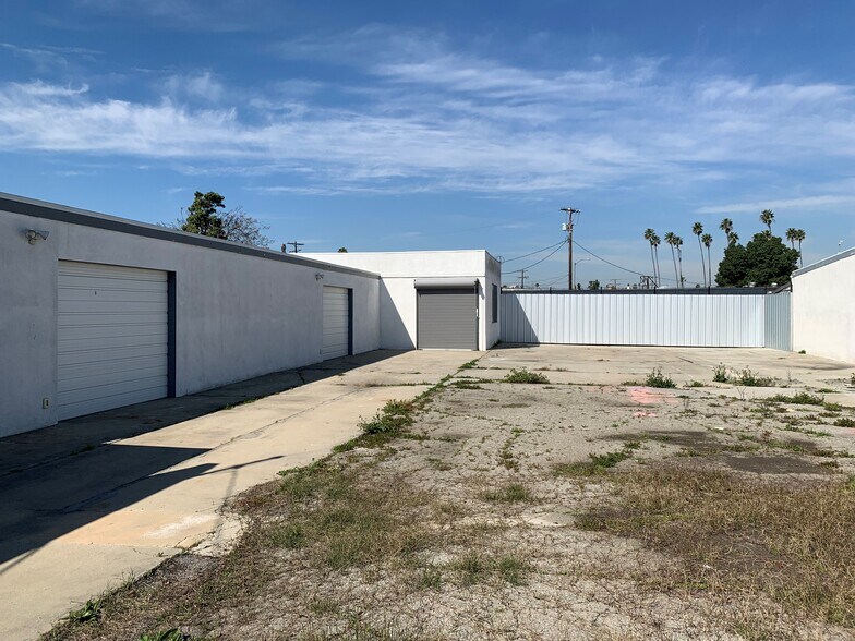 More Photos Of 2915-2919 Southwest Dr, Los Angeles Warehouse For Lease
