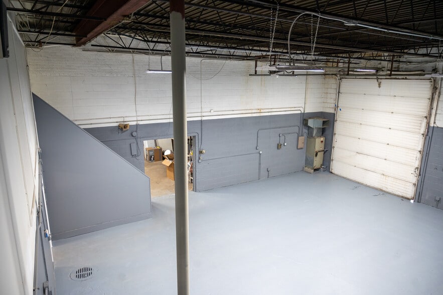 More Photos Of 4135 W 123rd St, Alsip Warehouse For Lease